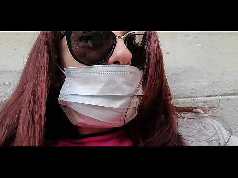 ❤️ Nicoletta sa pomstí svojmu susedovi a vymočí sa mu do garáže (Špeciálna talianska karanténa Covid19) ️❌ Šukanie video na nás ❌️❤