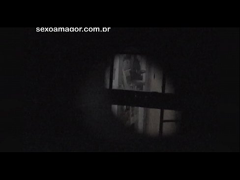 ❤️ Blondínka sa nechá tajne natáčať voyerom zo susedstva ukrytým za dutými tehlami ️❌ Šukanie video na nás ❌️❤